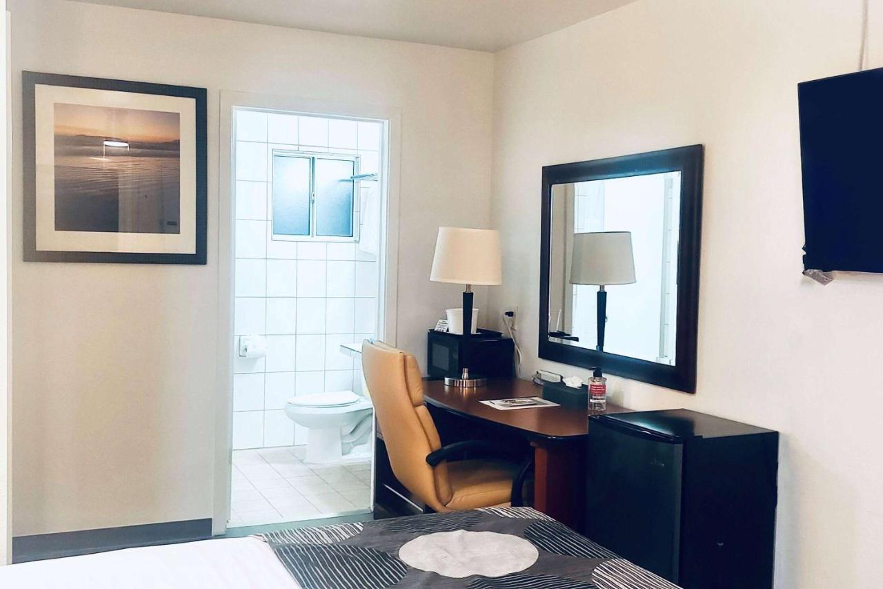 Oceanside Inn & Suites, A Days Inn By Wyndham Fort Bragg Buitenkant foto