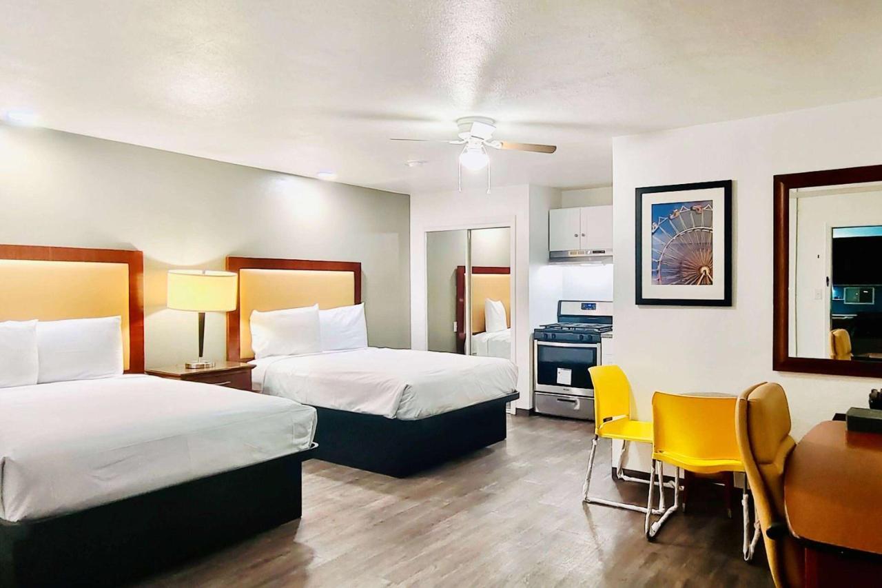 Oceanside Inn & Suites, A Days Inn By Wyndham Fort Bragg Buitenkant foto