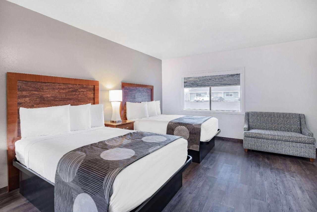 Oceanside Inn & Suites, A Days Inn By Wyndham Fort Bragg Buitenkant foto