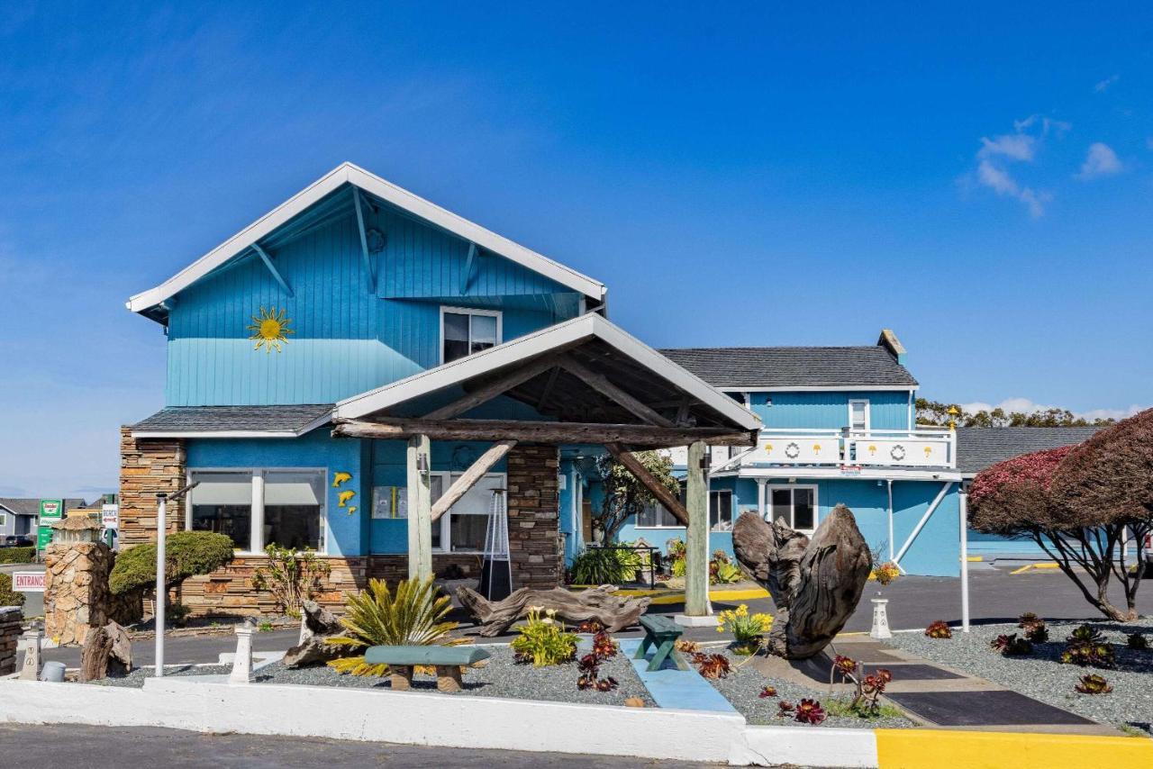 Oceanside Inn & Suites, A Days Inn By Wyndham Fort Bragg Buitenkant foto