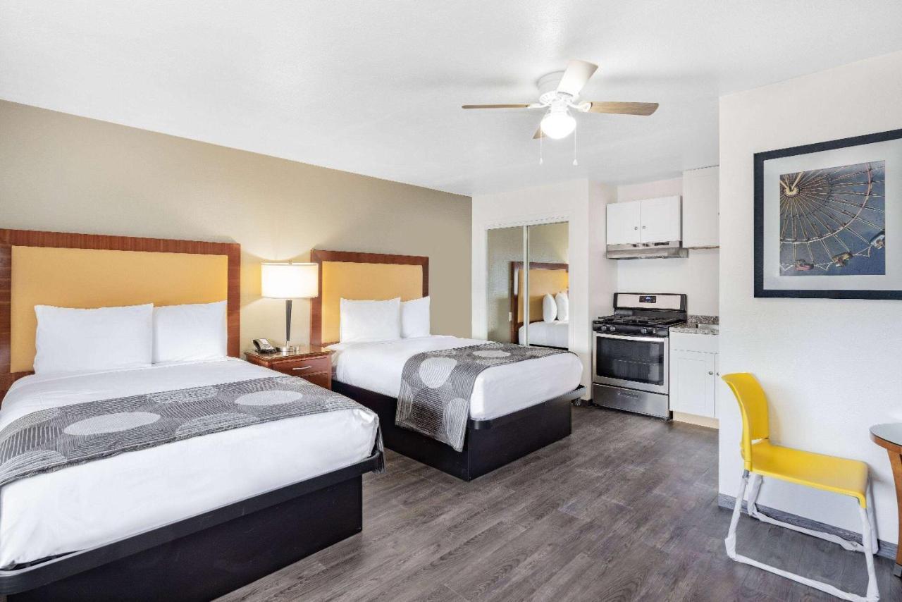 Oceanside Inn & Suites, A Days Inn By Wyndham Fort Bragg Buitenkant foto
